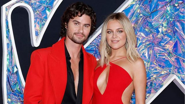 Are Kelsea Ballerini and Chase Stokes still dating? When did they announce their relationship on Instagram?