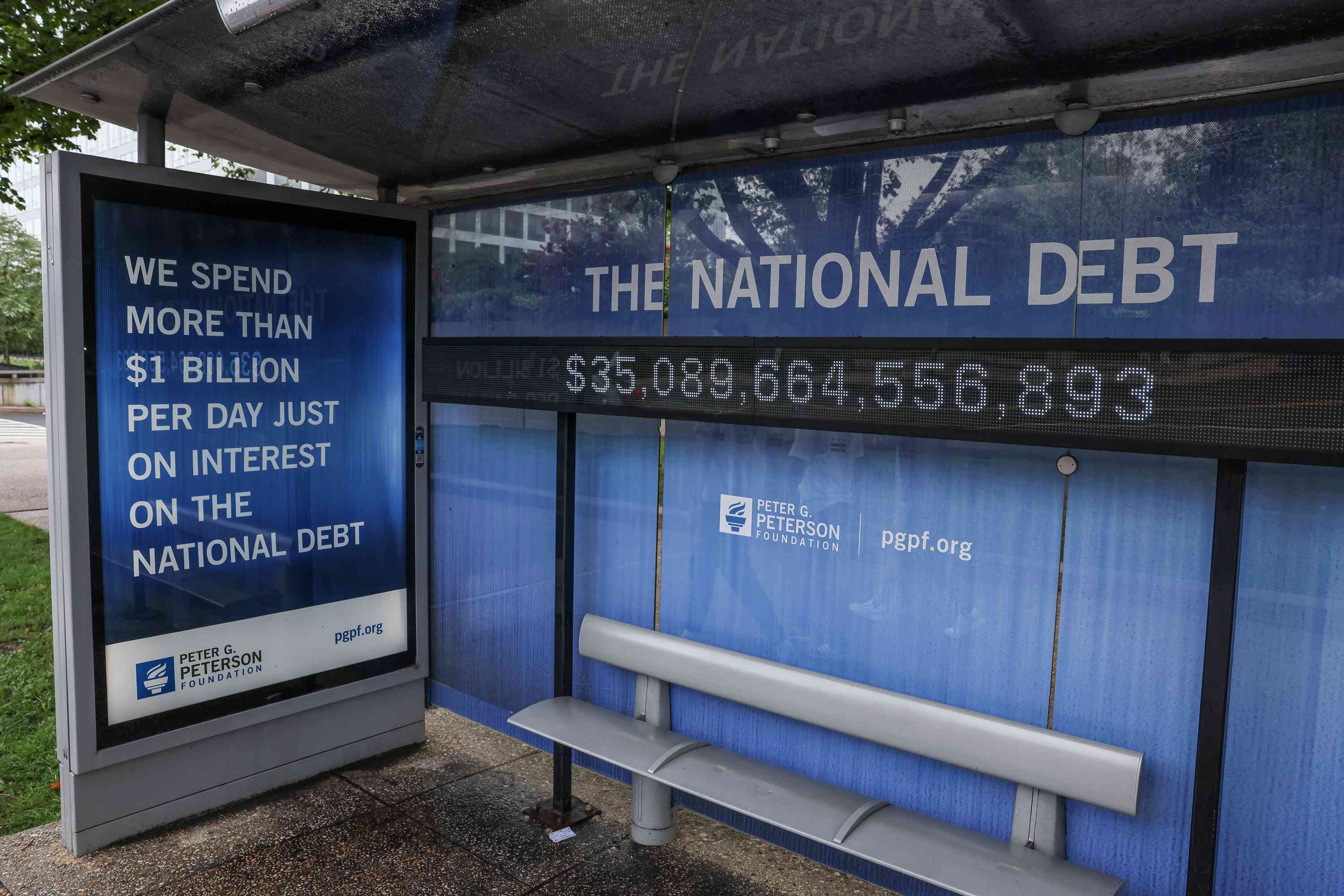 A view of a bus shelter at Independence Avenue and 9th St